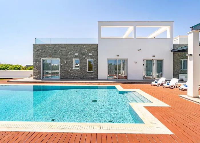 Seafront Villa Cecelia By Ruidoso Luxury